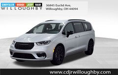 2026 Chrysler Pacifica SELECT AWD Passenger Van