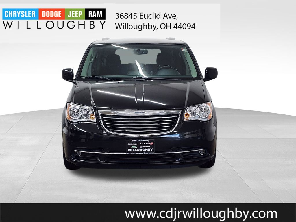 Used 2014 Chrysler Town & Country Touring with VIN 2C4RC1BG5ER346721 for sale in Willoughby, OH