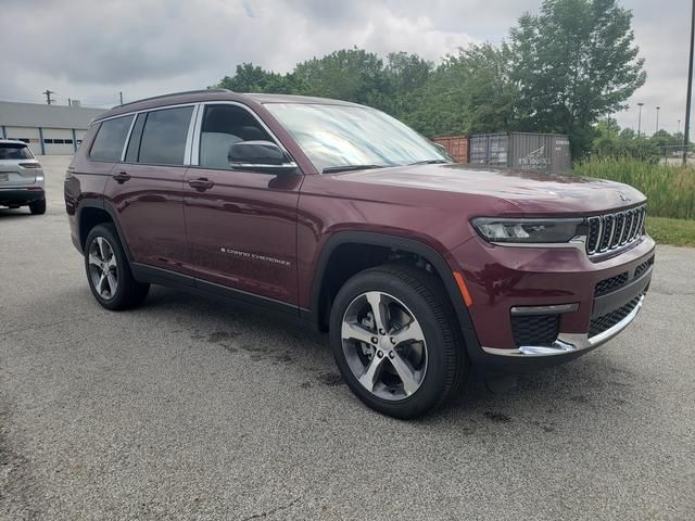 2024 Jeep Grand Cherokee L photo 3