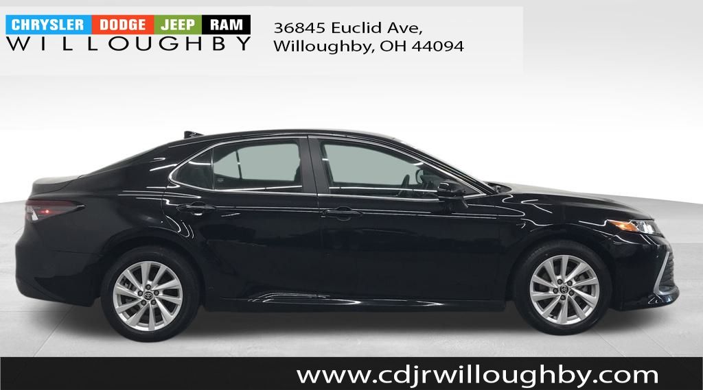 2022 Toyota Camry LE photo 4