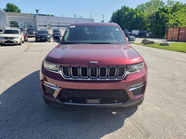 2024 Jeep Grand Cherokee Limited photo 2