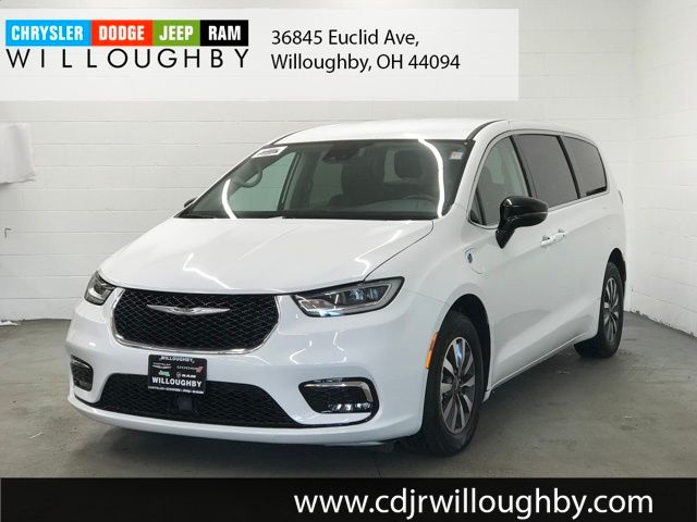 2024 Chrysler Pacifica Plug-In Hybrid Van Passenger Van 