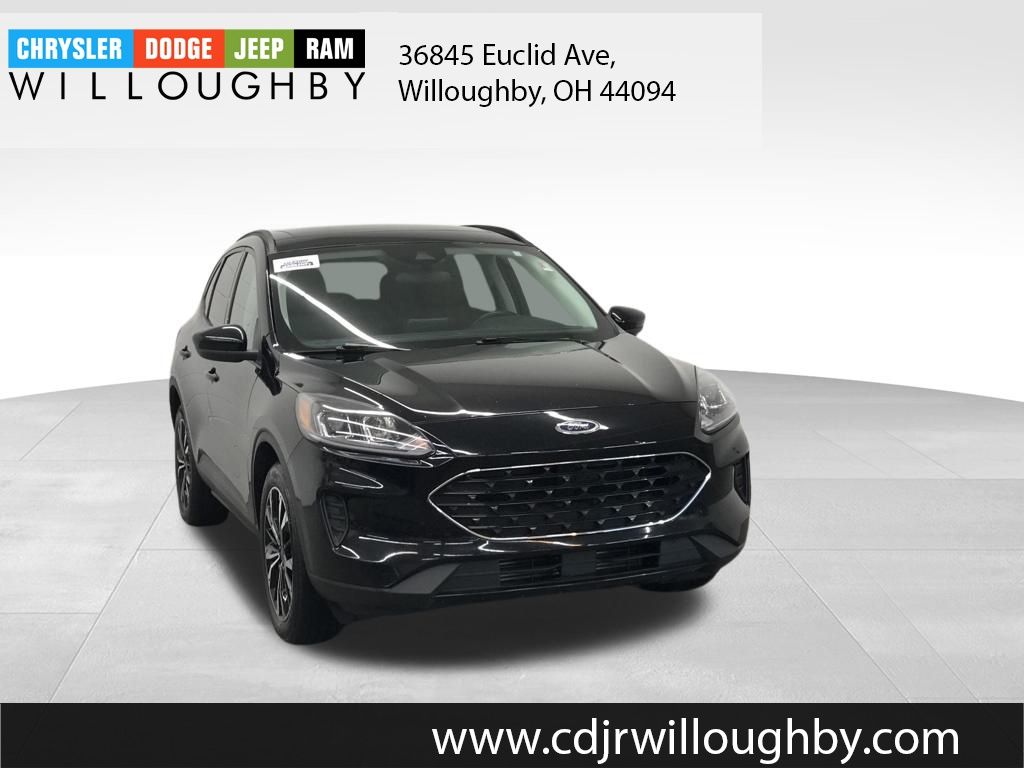 2022 Ford Escape SE photo 2