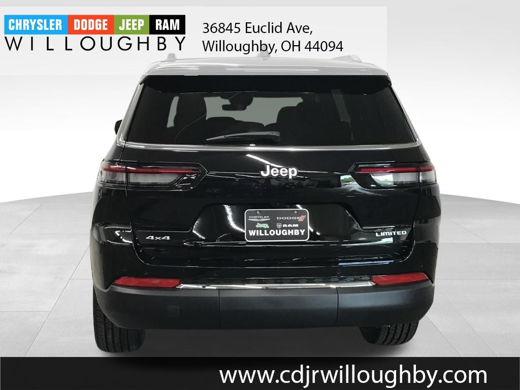 2025 Jeep Grand Cherokee Limited photo 3