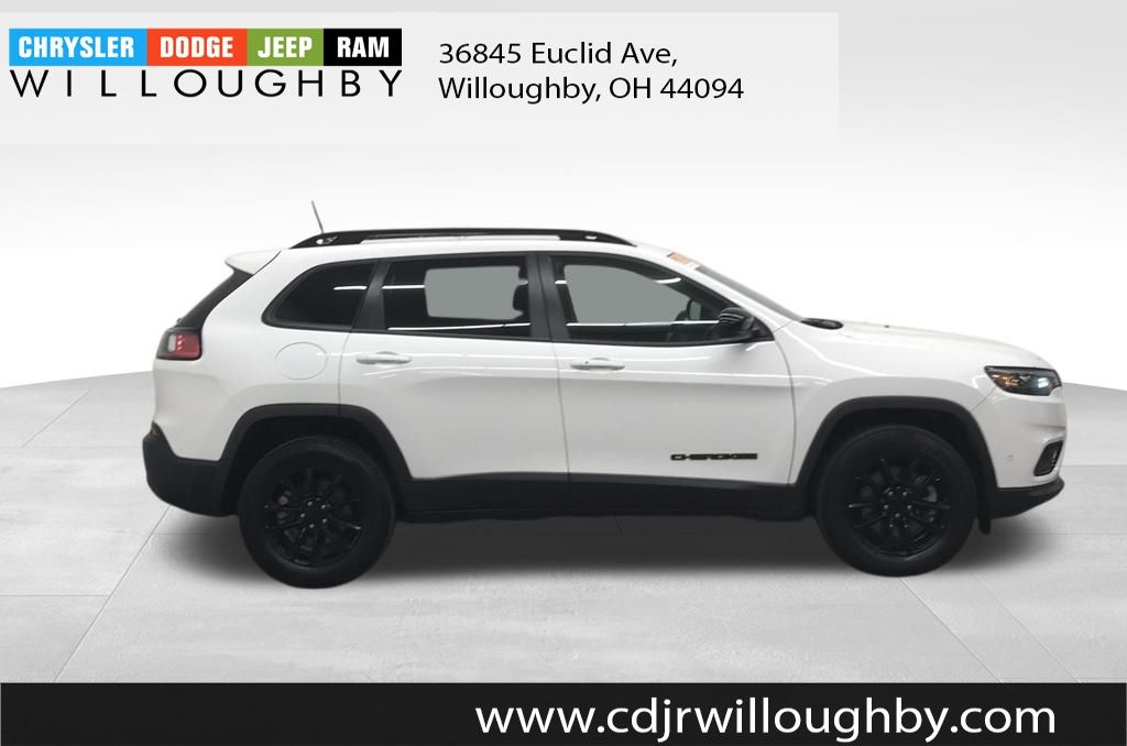 2023 Jeep Cherokee Altitude Lux photo 4