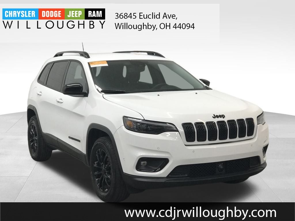 2023 Jeep Cherokee Altitude Lux photo 3