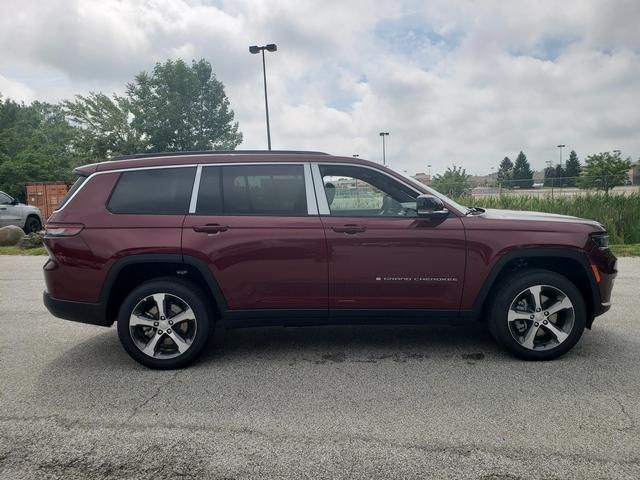 2024 Jeep Grand Cherokee L photo 4