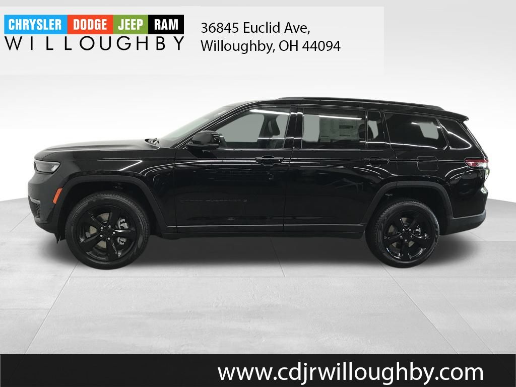 2025 Jeep Grand Cherokee Limited photo 2
