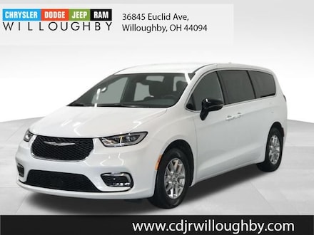 2025 Chrysler Pacifica SELECT Passenger Van