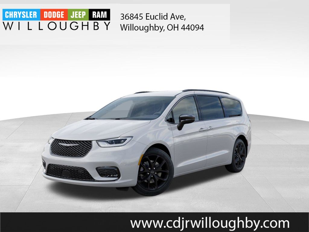 2026 Chrysler Pacifica Passenger Van 