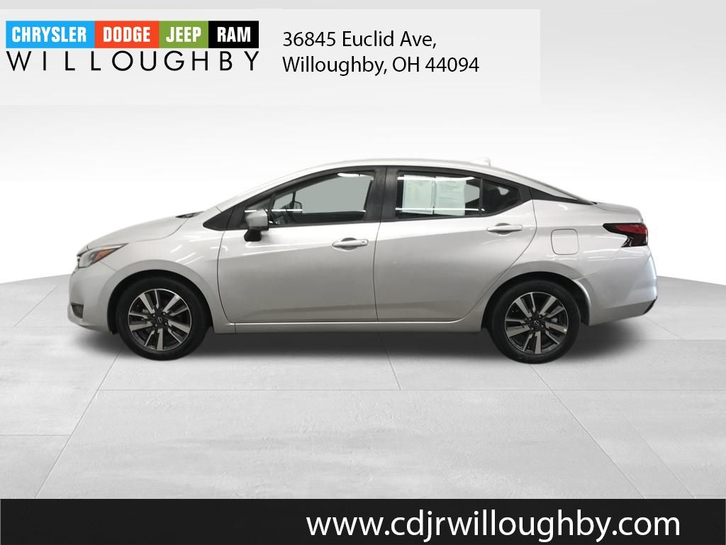 2025 Nissan Versa 1.6 SV photo 2
