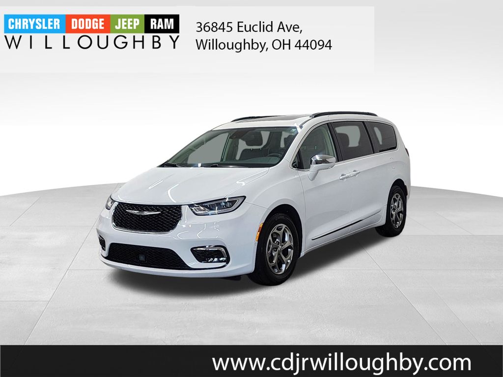 2022 Chrysler Pacifica Limited's photo