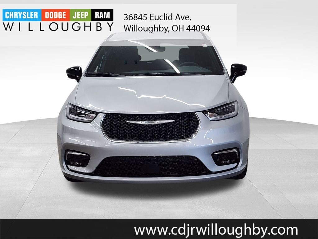 New 2026 Chrysler Pacifica SELECT Passenger Van