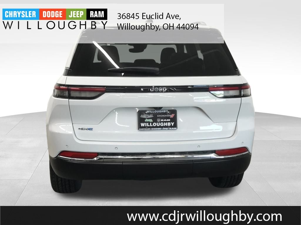 2024 Jeep Cherokee Limited 4xe photo 4