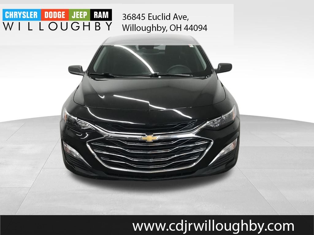 2023 Chevrolet Malibu photo 2