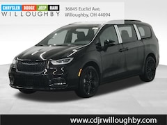 2026 Chrysler Pacifica SELECT AWD Passenger Van