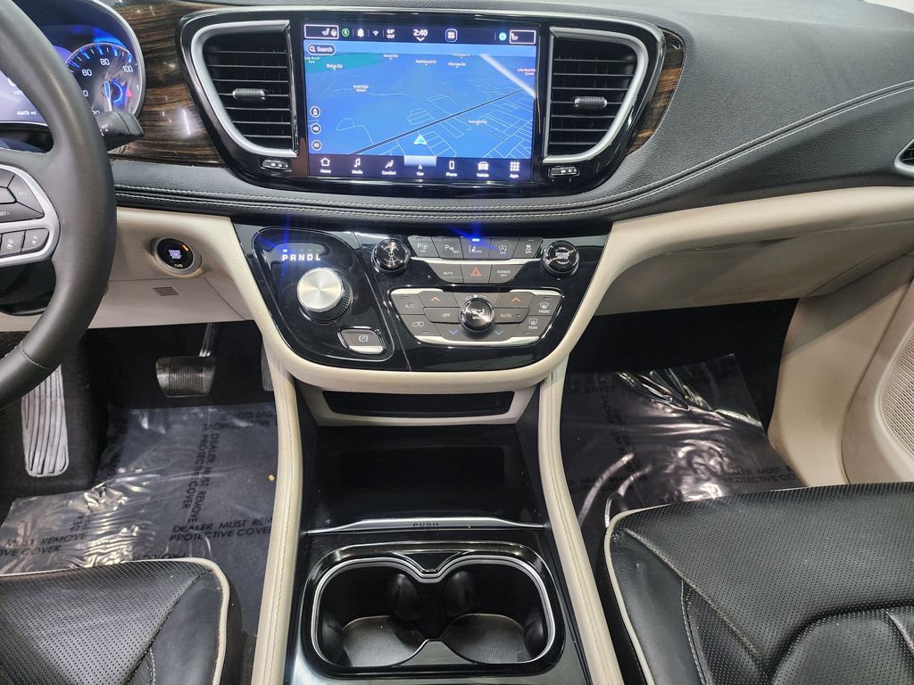 2022 Chrysler Pacifica Limited - Photo 16