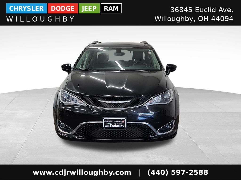 Used 2017 Chrysler Pacifica Touring-L with VIN 2C4RC1BG4HR532853 for sale in Willoughby, OH