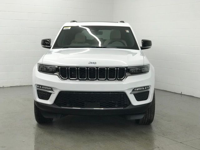 2025 Jeep Cherokee 4xe Base photo 2