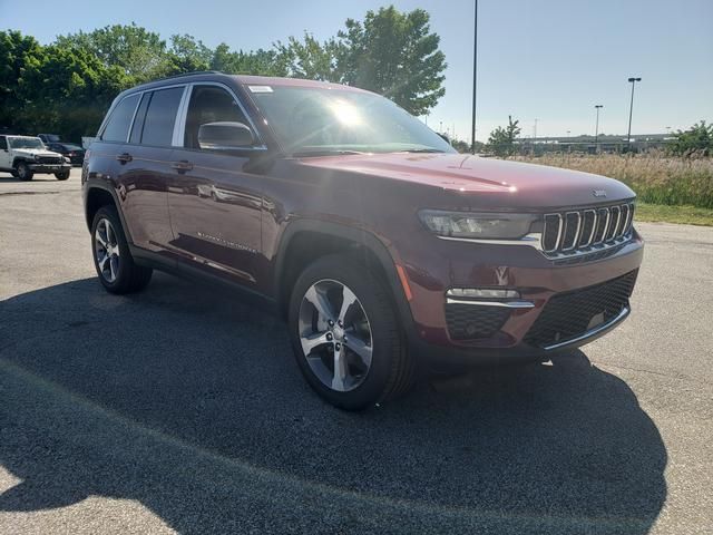 2024 Jeep Grand Cherokee Limited photo 3