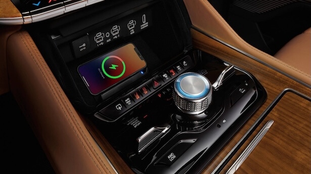wagoneer_mid_console.jpg