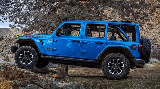 Comparing%20the%20Jeep%20Wrangler%20and%20Jeep%20Gladiator%20for%20Your%20Summer%20Travels%20post.png