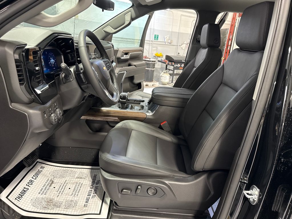 2026 Chevrolet Silverado 1500 LT - Photo 11