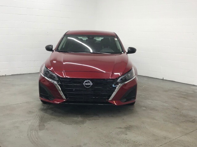 Used 2025 Nissan Altima SV with VIN 1N4BL4DV6SN355635 for sale in Willoughby, OH