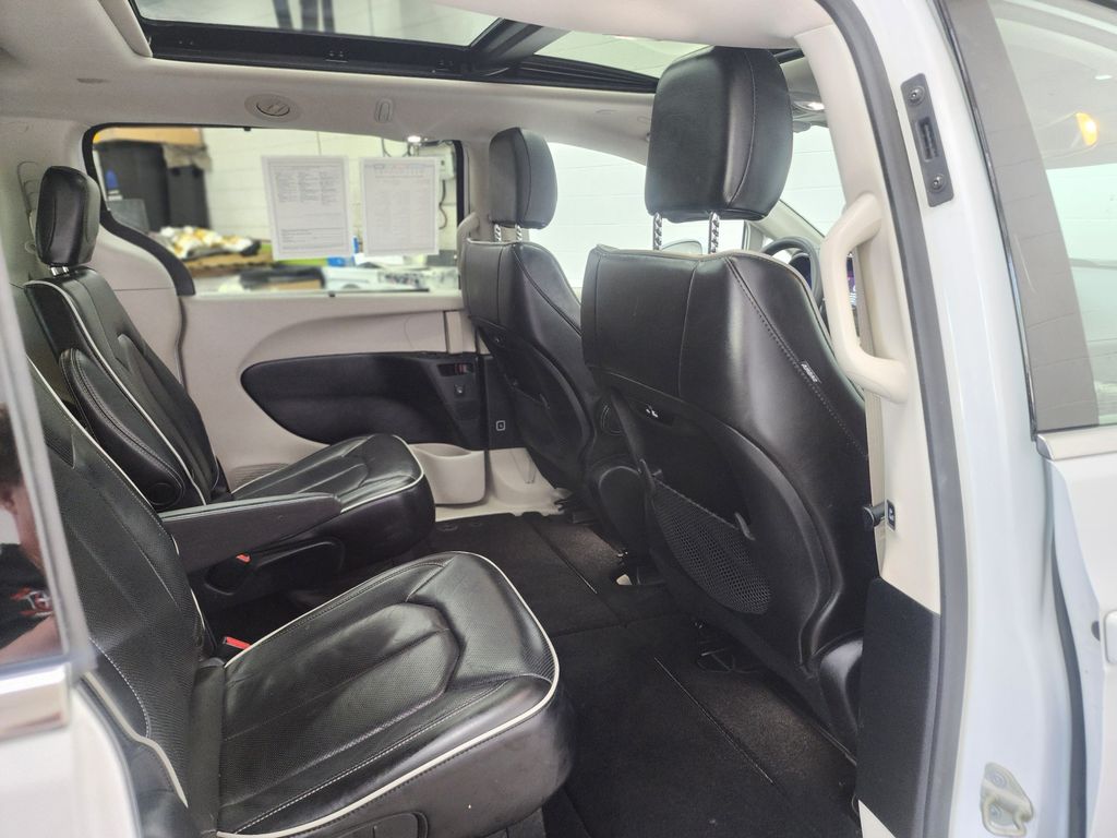 2022 Chrysler Pacifica Limited - Photo 33