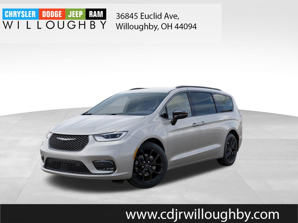 2026 Chrysler Pacifica Passenger Van 