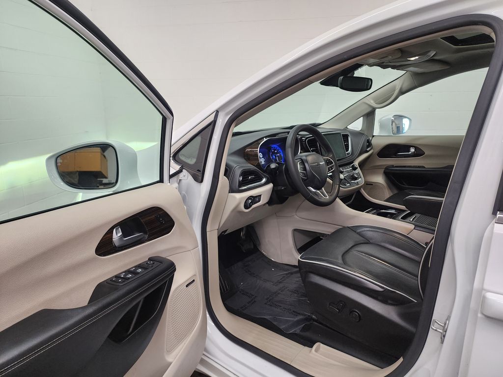 2022 Chrysler Pacifica Limited - Photo 11