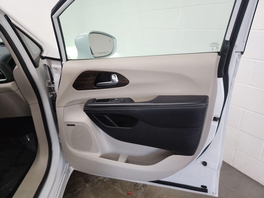 2022 Chrysler Pacifica Limited - Photo 35
