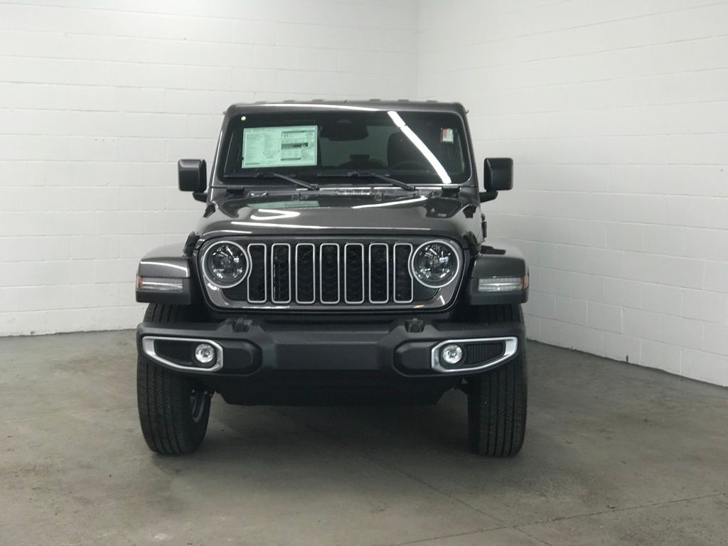 2025 Jeep Wrangler Sahara photo 2