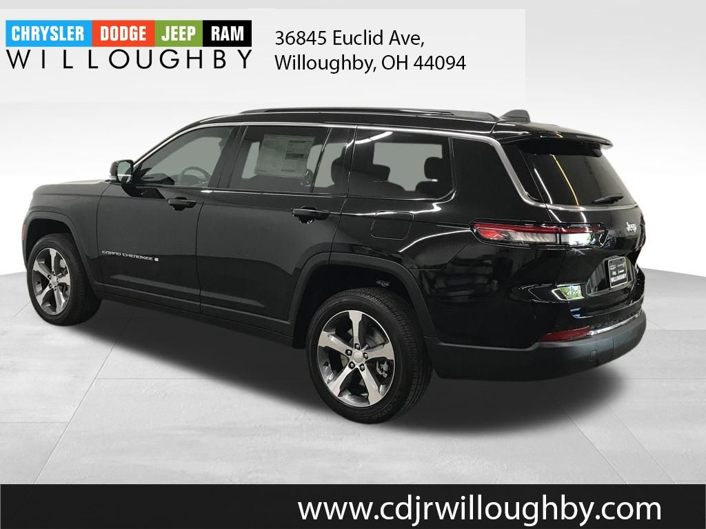 2025 Jeep Grand Cherokee Limited photo 2