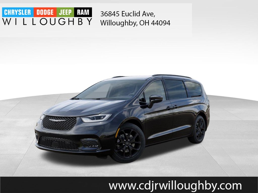 2026 Chrysler Pacifica Passenger Van 