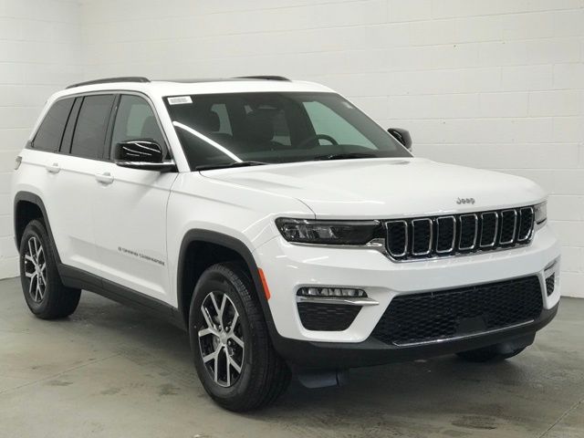 2025 Jeep Grand Cherokee Limited photo 3