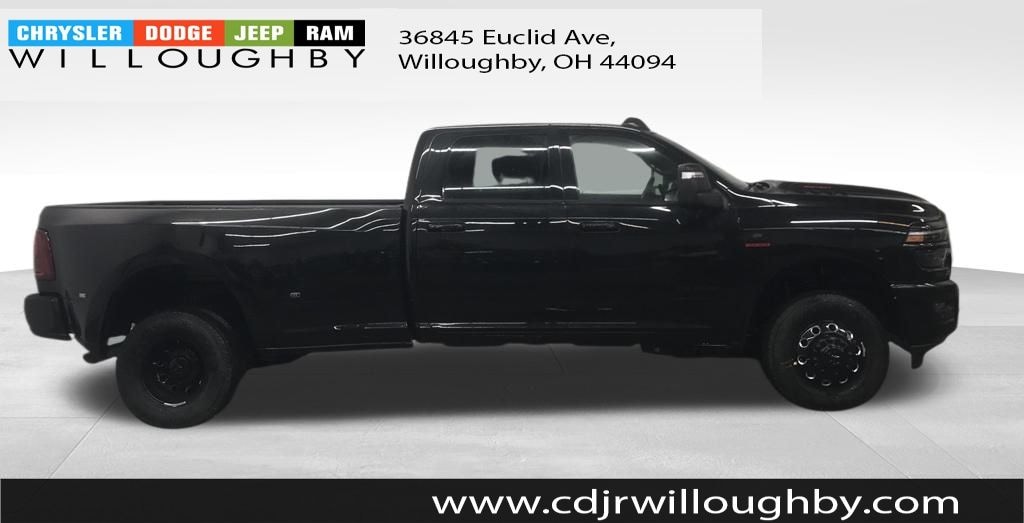 New 2026 Ram 3500 LARAMIE CREW CAB 4X4 8' BOX Pickup