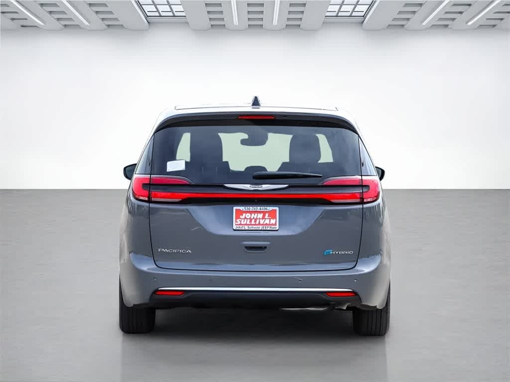 New 2023 Chrysler Pacifica Plug-In Hybrid Limited Van Passenger Van