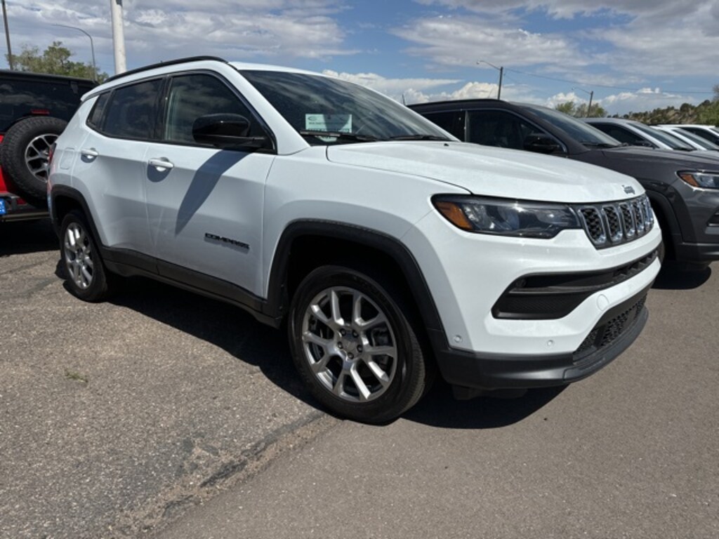 New 2024 Bright White Clearcoat Jeep Compass LATITUDE LUX 4X4 For Sale