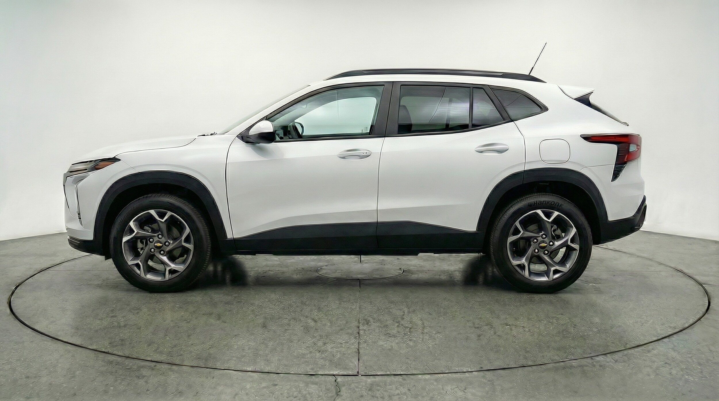 Thumbnail: 2025 Chevrolet Trax - 4