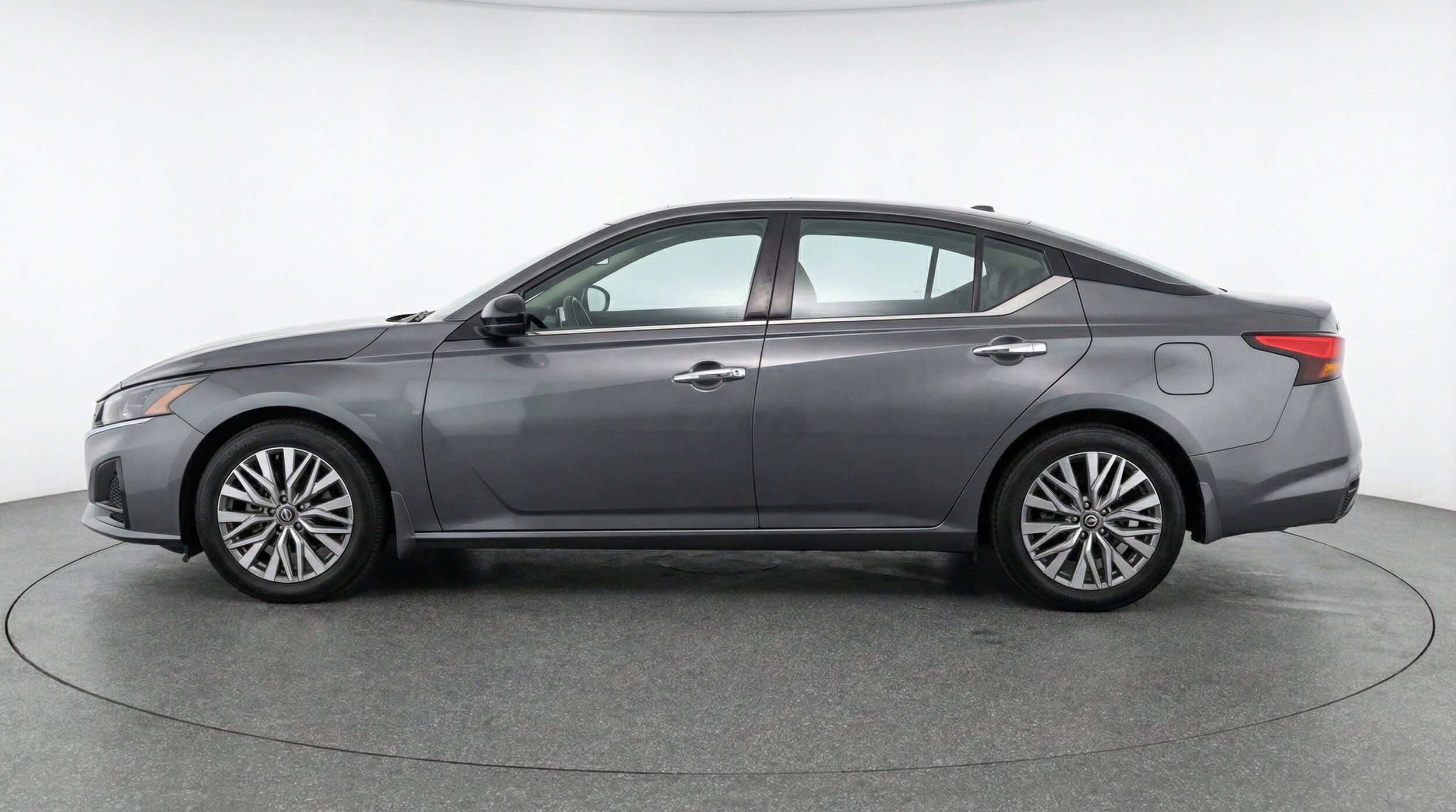 Thumbnail: 2025 Nissan Altima - 5
