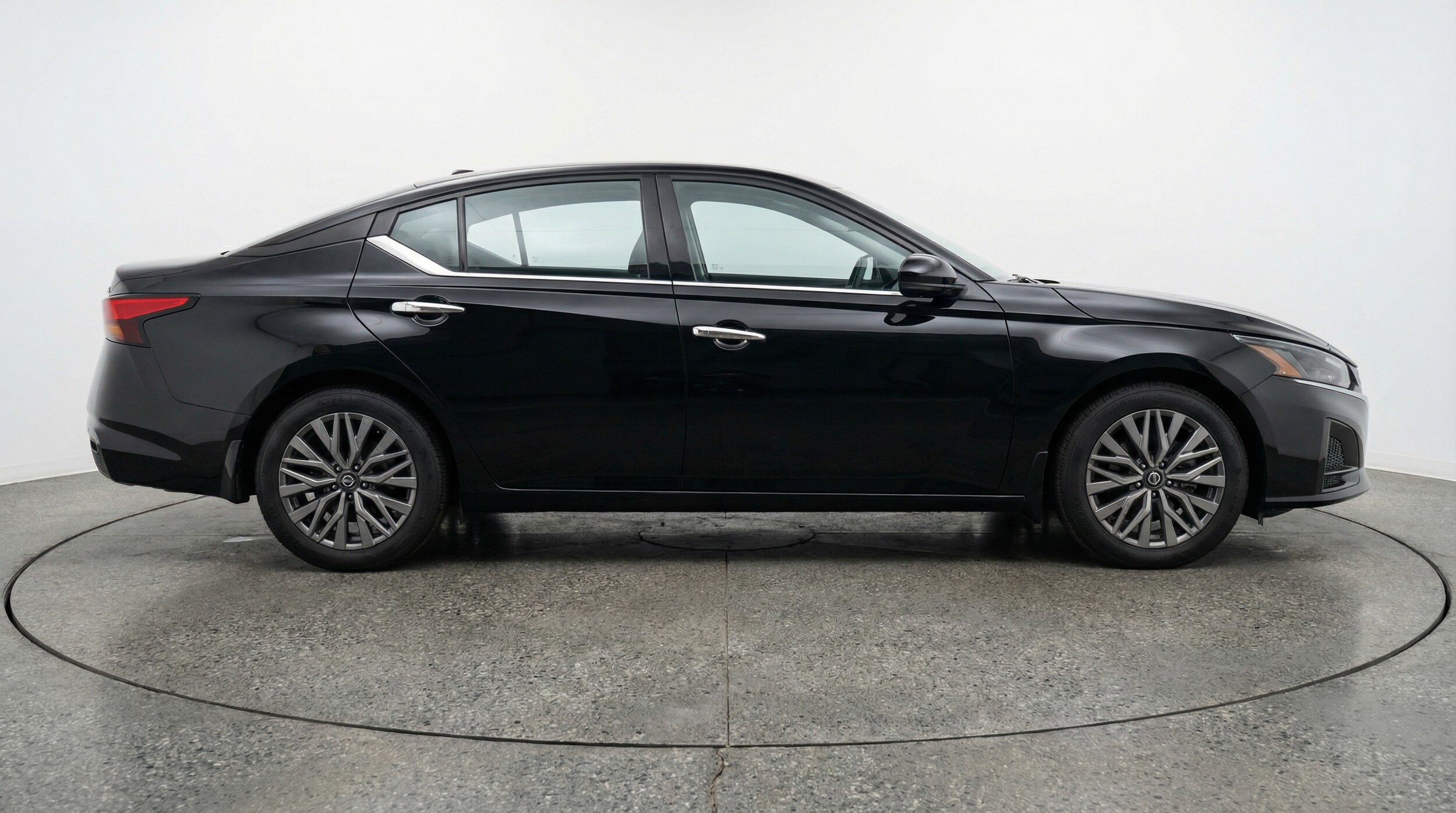 Thumbnail: 2025 Nissan Altima - 8