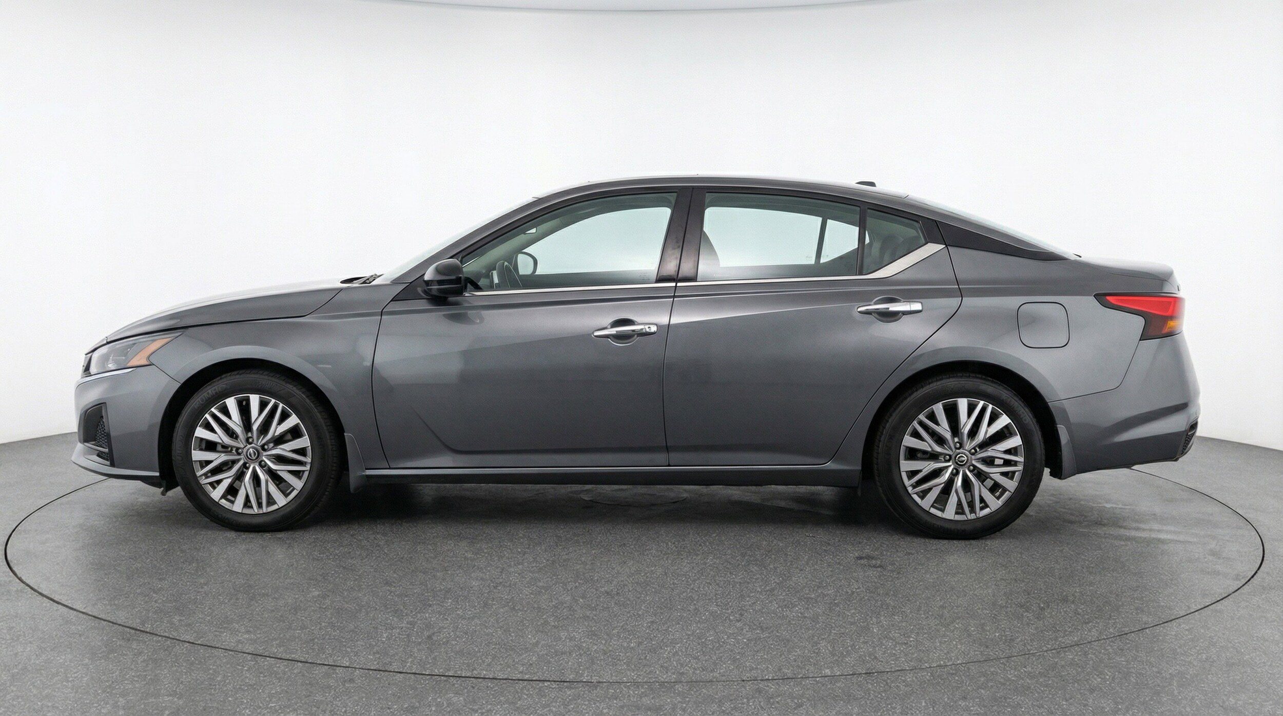 Thumbnail: 2025 Nissan Altima - 5