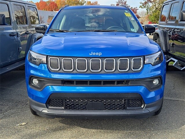 2022 Jeep Compass Latitude photo 2