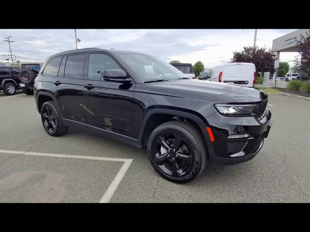 Used 2025 Jeep Grand Cherokee Limited SUV
