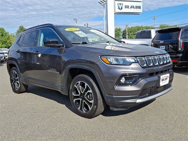 2022 Jeep Compass Limited photo 2