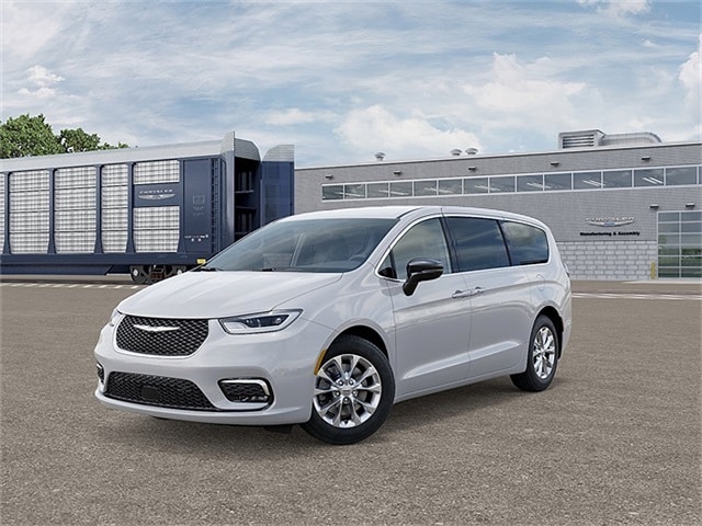 2026 Chrysler Pacifica Select's photo