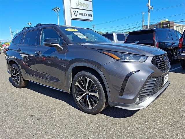 2022 Toyota Highlander XSE photo 2