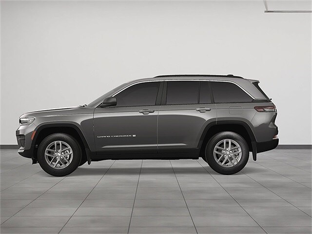 2025 Jeep Grand Cherokee Laredo X photo 3