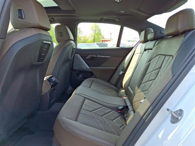 2025 BMW i5 40 - Photo 20